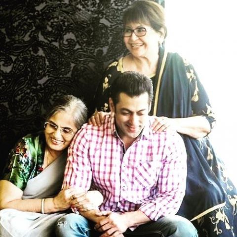 Bollywood wishes their mothers Happy Mother's Day