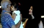 VIDEO : बिग बी की पोती अराध्या ने छुए अपने नाना के पांव