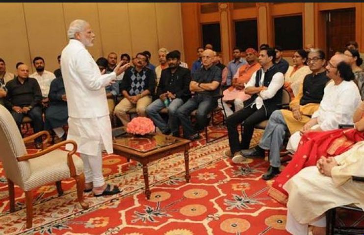 असहिष्णुता के मुद्दे पर PM मोदी से मिले अनुपम खेर