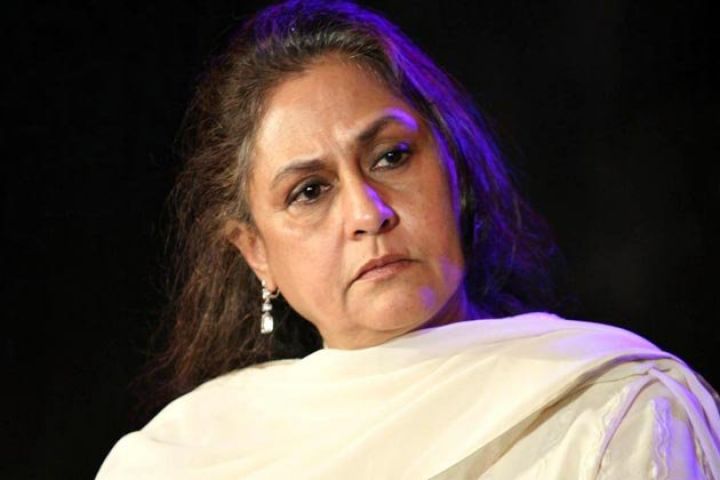जया बच्चन भड़की ऐश पर, कहा 'शर्म तो रह नहीं गई है'