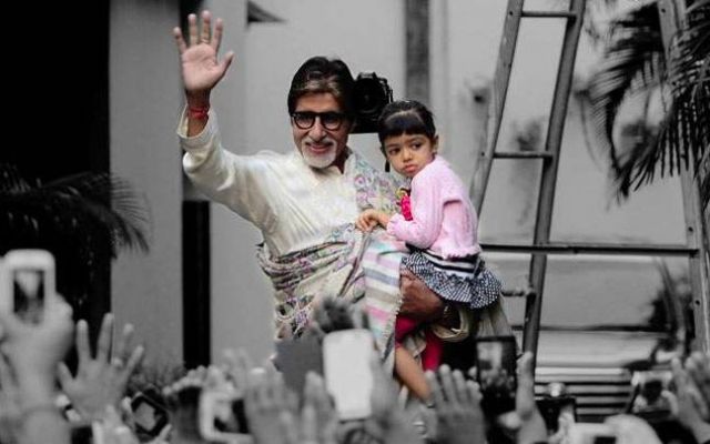 Amitabh Bachchan portrays his feelings for Grand-daughters !