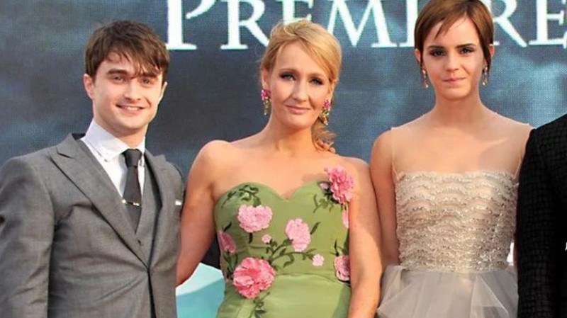 J K Rowling Criticizes Harry Potter Stars for Supporting Transgender Rights