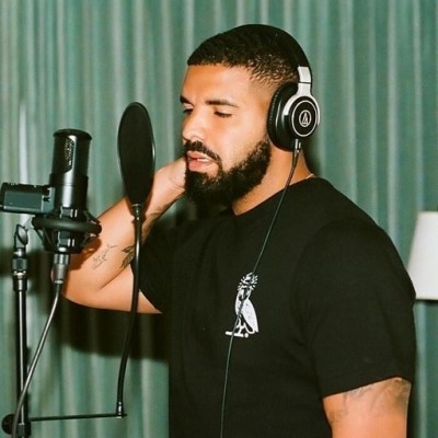 Famous Singer Drake is seen showing his sporting skills in his latest track
