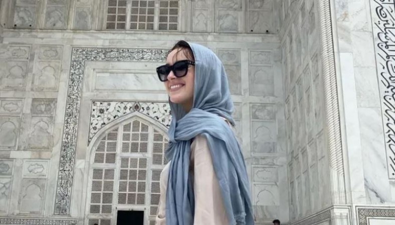 Bridgerton star Phoebe Dynevor posts photos of Taj Mahal from her India visit last month