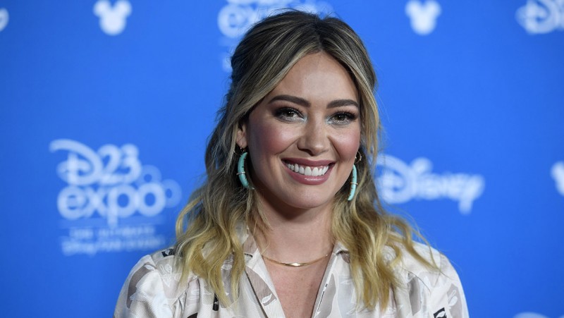 Hilary Duff tests positive for COVID-19