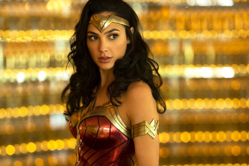 'Wonder Woman' director wants Hollywood studios to commit to theatrical releases