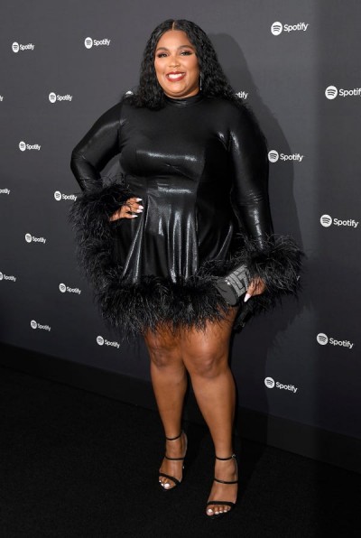 Pop Icon Lizzo criticism to fans for doing smoothie detox