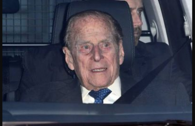 Prince Philip drives unsafe without a seat belt yet again