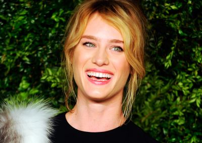 Mackenzie Davis will be in the upcoming romantic comedy ‘Happiest Season’