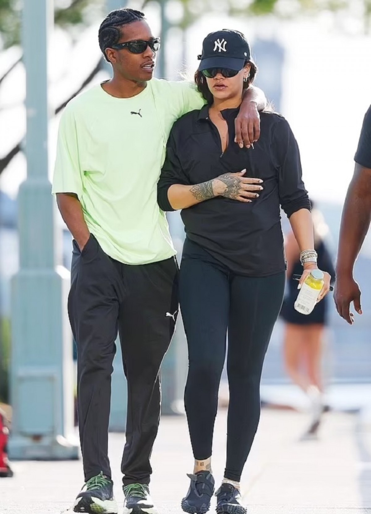 Rihanna and A$AP Rocky Enjoy Morning Walk Together, Pictures Goes Viral!