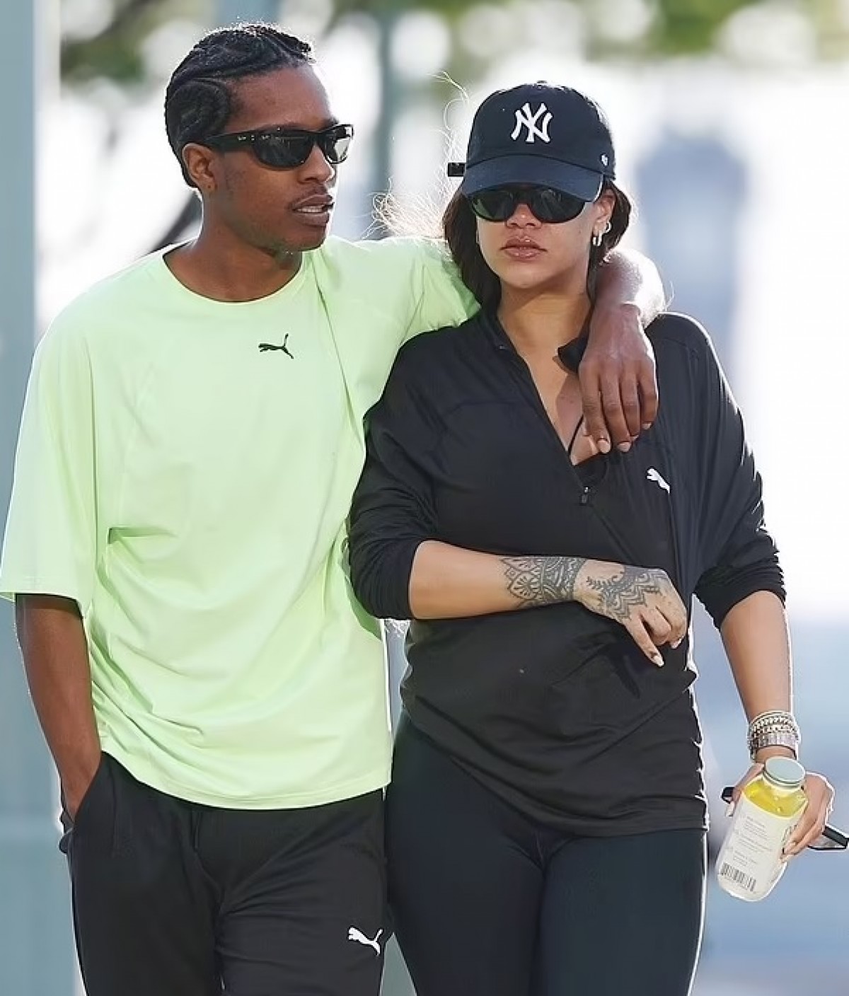 Rihanna and A$AP Rocky Enjoy Morning Walk Together, Pictures Goes Viral!