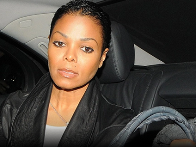 Janet Jackson mourns at father Joe's private funeral