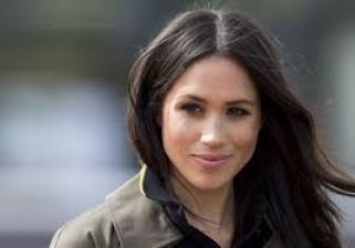 Meghan Markle does her own makeup?
