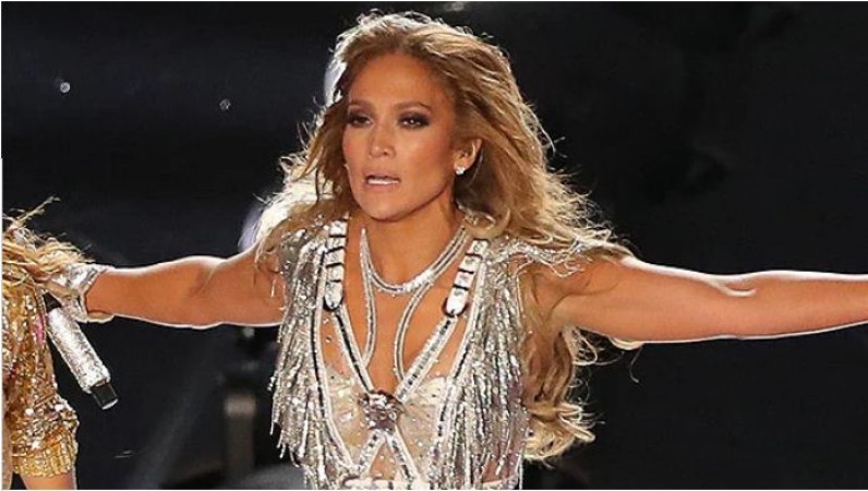 Jennifer Lopez Rocks Leopard Crop Top & Matching Sheer Pants For Italy Performance