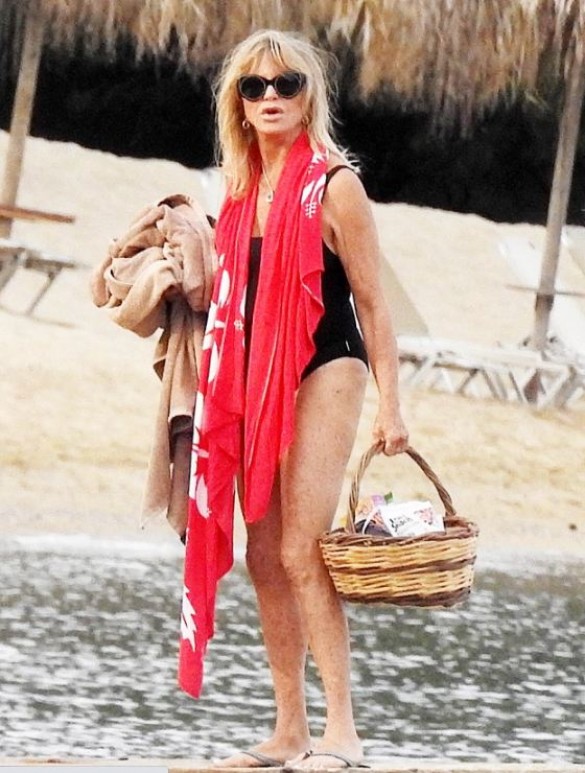 Goldie Hawn and Kurt Russell are on vacation in Skiathos