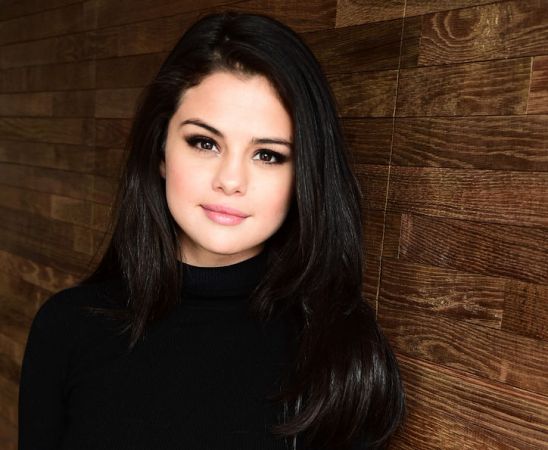 Fans took stand for Selena when Dolce Gabbana calls Selena Gomez ugly!