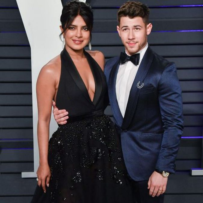 Nick Jonas shares an extremely romantic photo of his wife; see