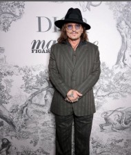 Prior to his Hollywood Vampires gig, Johnny Depp sustains an ankle injury