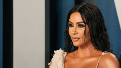 Kim Kardashian voted for Donald Trump in US Elections? Her selfie hints she voted for Republicans