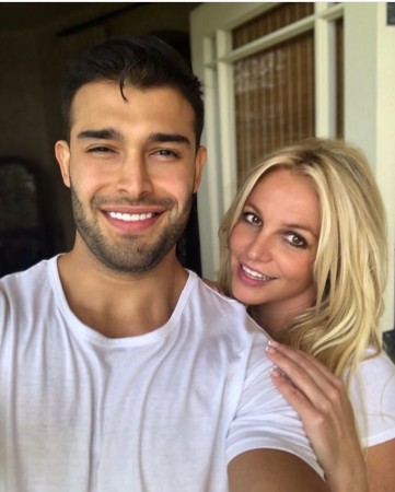 Britney Spears Boards Off With Boyfriend Sam In Slaying Cut-off Shorts