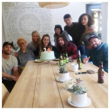 Inside pics video :Miley Cyrus celebrates 26th birthday  with family and long time beau Liam Hemsworth