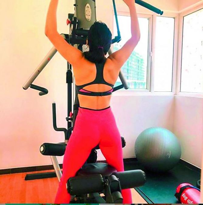 Samantha Says 'Life is tough & so am I', shared an intense workout video
