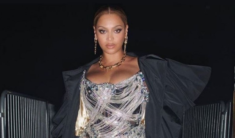 Kinda feel left out as everyone was at the Beyoncé Renaissance-themed party in Paris