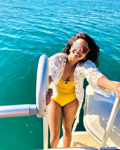 Photos: Priyanka Chopra gave a glimpse of her perfect look in yellow Monokini