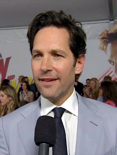 Paul Rudd hands out cookies to early voters in New York