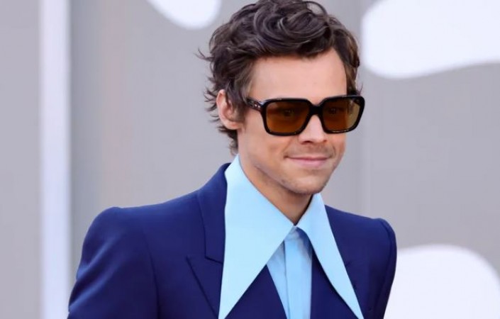 Venice: Harry Styles locks lips with THIS co-star instead of GF at Don't Worry Darling premiere