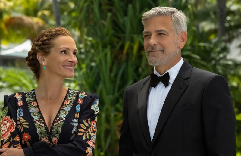 Julia Roberts says the Clooney family 'saved' her while filming Ticket to Paradise