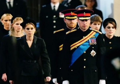 Prince Harry wears military uniform, for vigil at Queen's coffin, joins Prince William