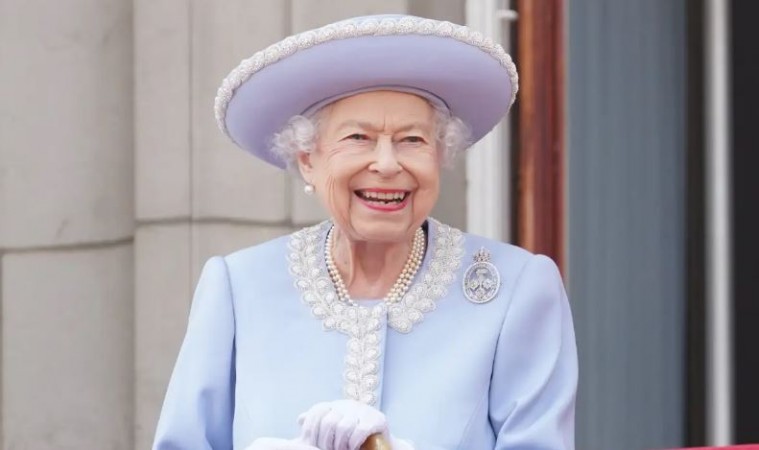 The Royal Family releases an unseen portrait of Queen Elizabeth II smiling ahead of the funeral