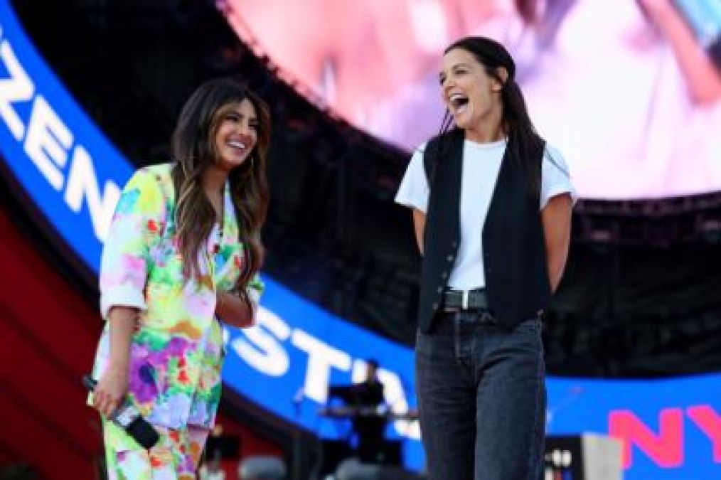 Global Citizen event: Priyanka Chopra kisses Nick Jonas, and Bonds with other celebrities