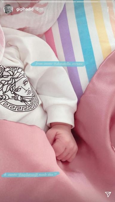 गीगी हादिया ने अपनी बेबी ZiGi की एक झलक के साथ शेयर की ये फोटो