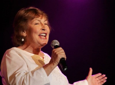Leading Hollywood Singer Helen Reddy breathes her last at 78