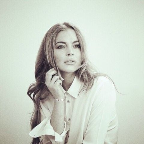 Lindsay Lohan to write a book on her life experiences