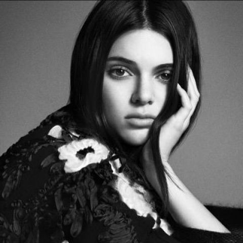 Why TV star Kendall Jenner turns to her mother for advice?