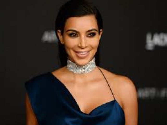 Kim Kardashian robbed in a hotel at gunpoint