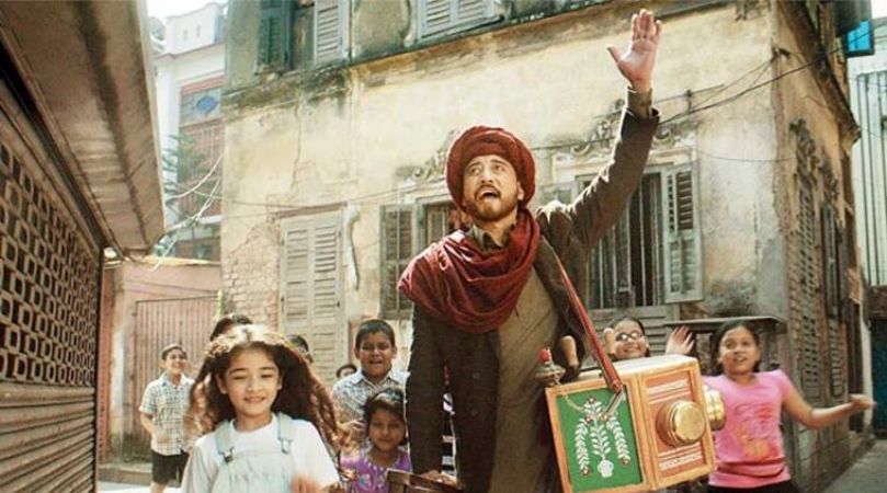 Movie Review: Bioscopewala uncovers the story of 'Dark Past'