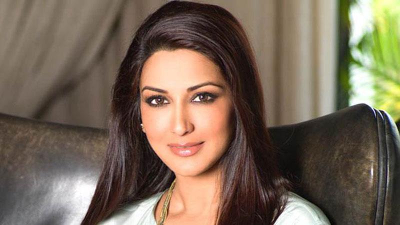 Sonali Bendre stuns in her latest photoshoot, check it out here
