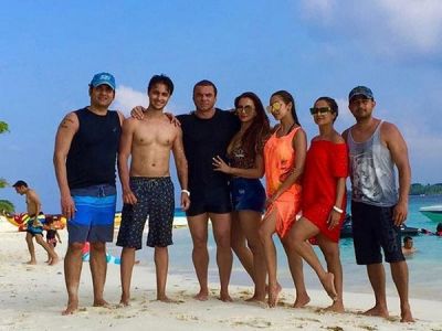 Watch the pictures of The Khan Family enjoying in Maldives