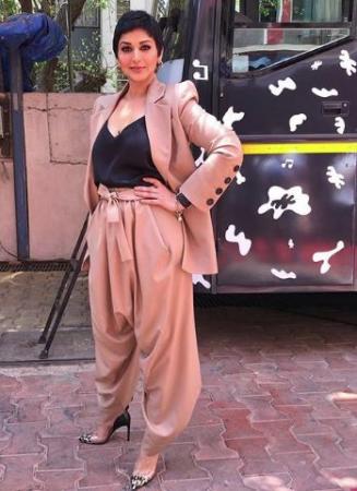 You will be surprised to know the price of Sonali Bendre's classic pantsuit, read on