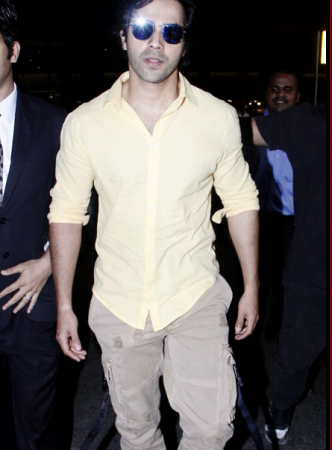 Photo! Varun Dhawan clicked in a dapper look at the airport
