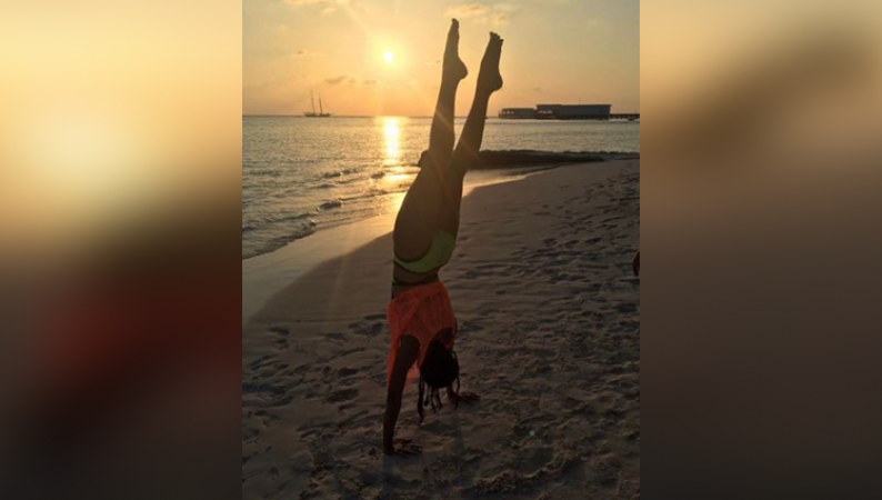 The picture of Malaika Arora's strong headstand will give you a goal