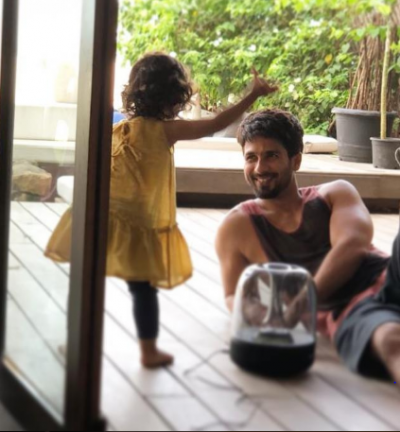 Shahid Kapoor playing with Misha is too cute to handle