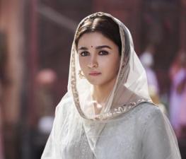 Not Alia but this actress was to play Roop opposite Varun Dhawan in Kalank?