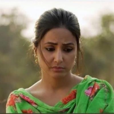 Hina Khan gives a glimpse of Nazia from her debut Lines