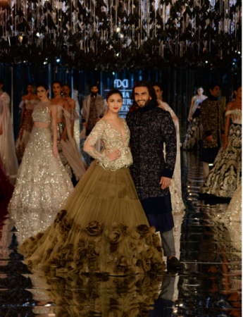 FDCI India Couture Week: Alia Bhatt And Ranveer Singh Walked For Manish Malhotra