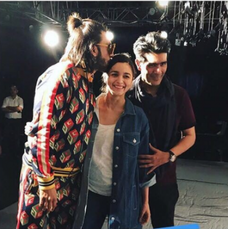 FDCI India Couture Week: Alia Bhatt And Ranveer Singh Walked For Manish Malhotra